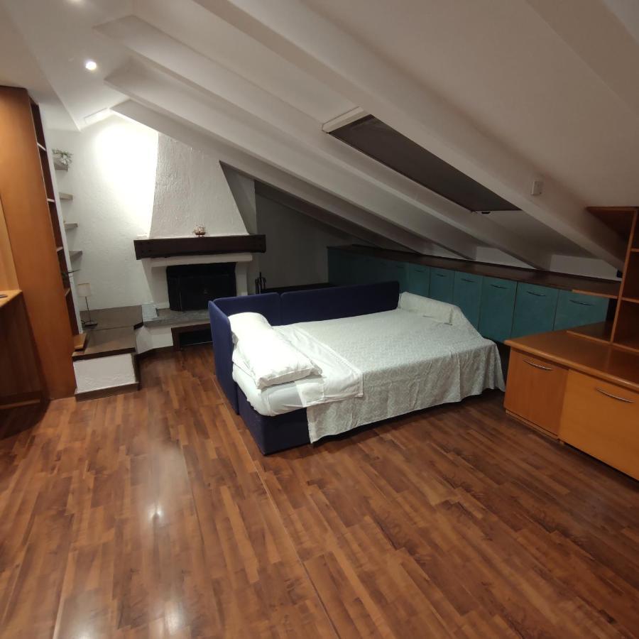 Loft Mansardato Monza Kültér fotó
