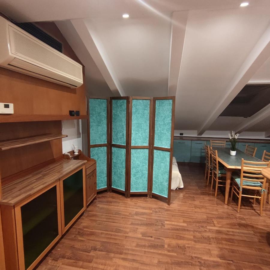 Loft Mansardato Monza Kültér fotó