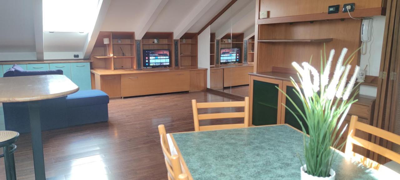 Loft Mansardato Monza Kültér fotó